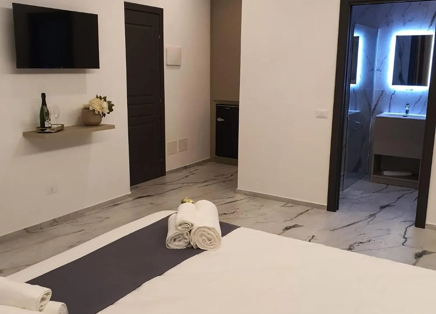 Mikale Luxury Rooms Casteltermini Guest house