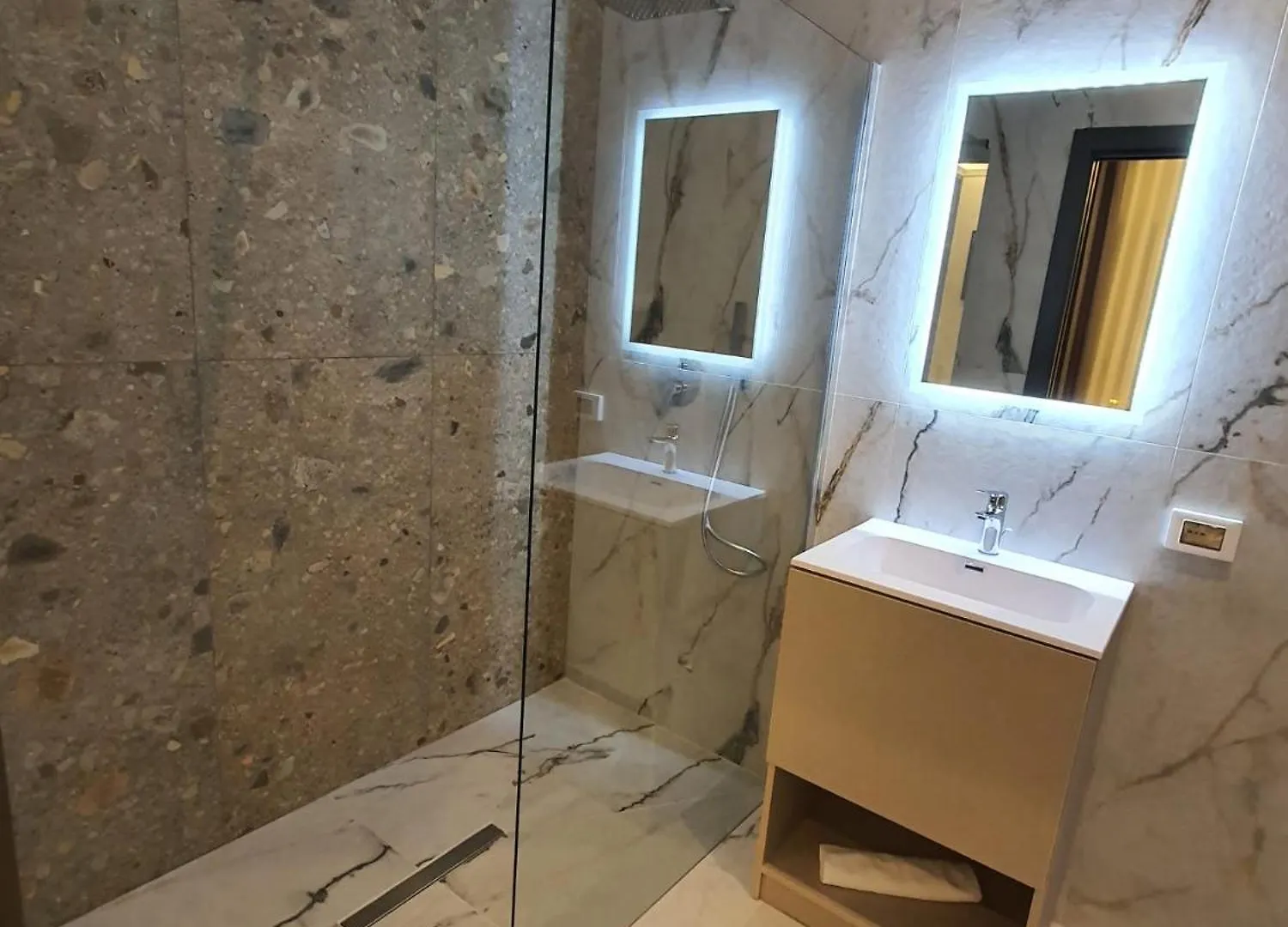 Mikale Luxury Rooms Casteltermini 0*,